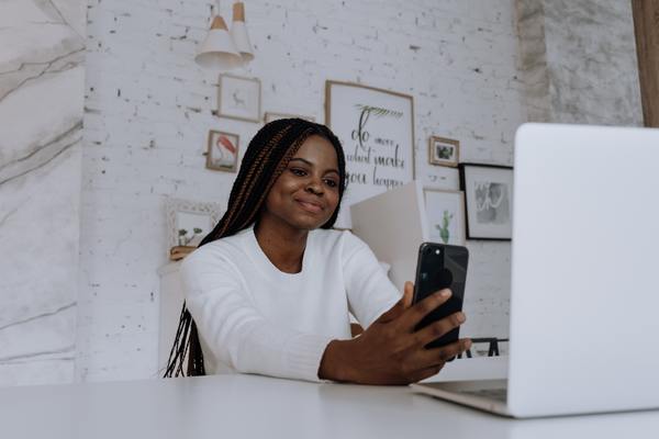 3 criadores de conteúdo negros para seguir