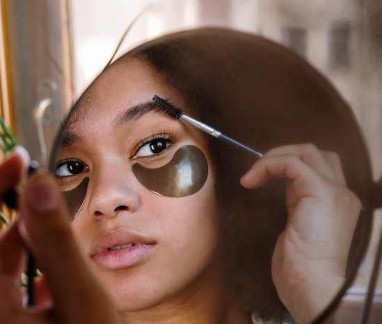 Cómo tener las cejas perfectas con AirBrush