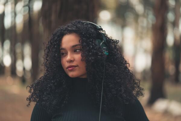 Os dois lados de Luísa Sonza: tudo sobre o novo álbum da cantora