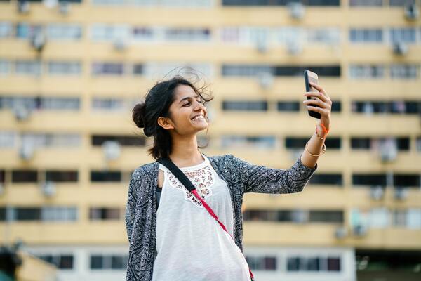 O segredo das influenciadoras para selfies perfeitas