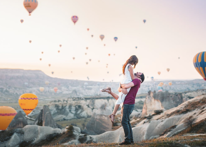 Cómo eliminar photobombs en tus fotos románticas