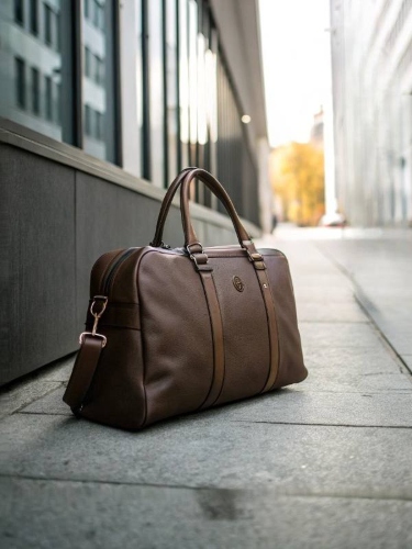 remove people from photos - bag in the street after