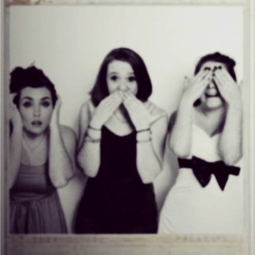 Photo Booth effect - poses Speak No Evil